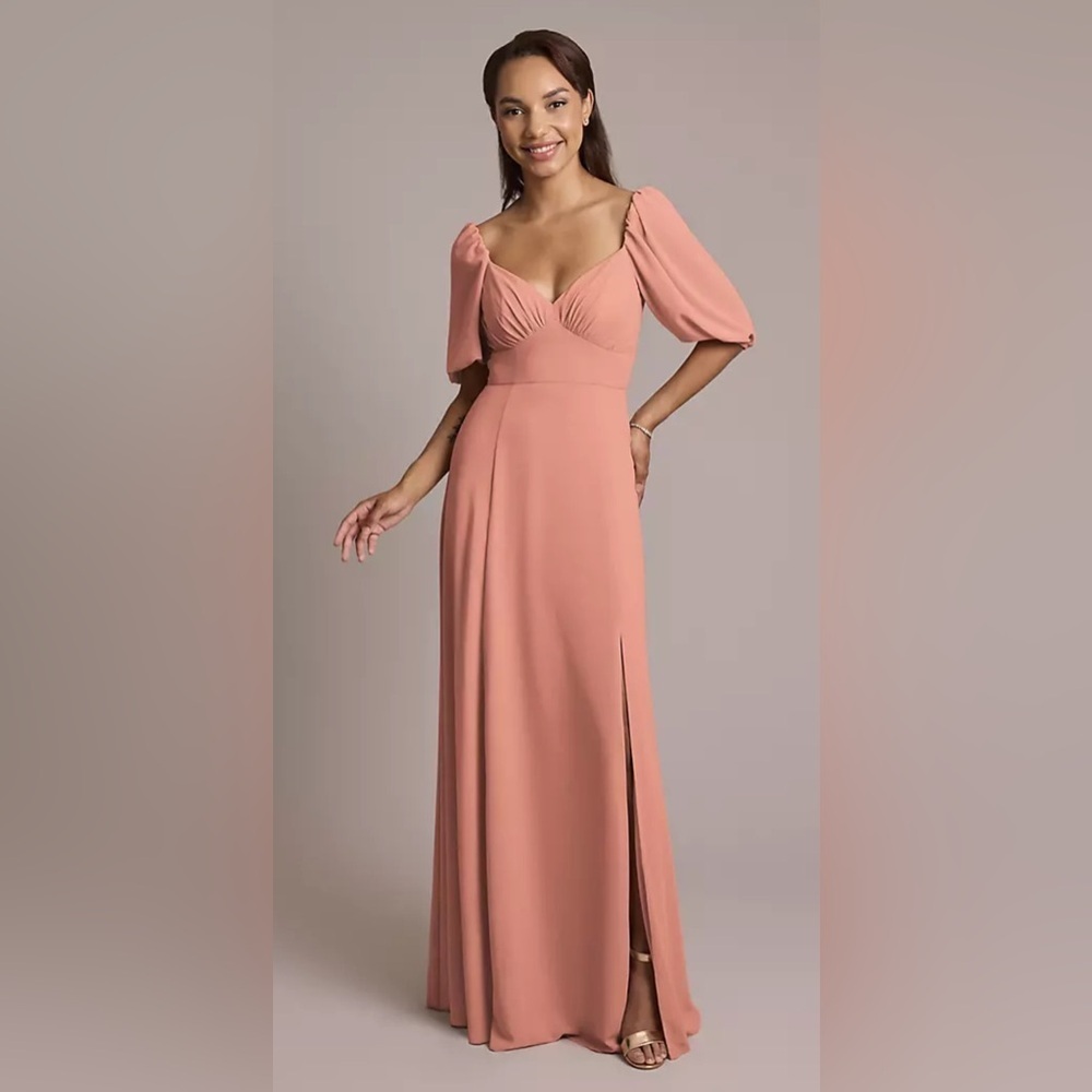 CELEBRATE DB STUDIO Chiffon Short Sleeve A-Line Dress in Desert Coral Size 4